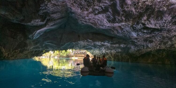 Пештерите што не треба да ги пропуштите во Туркије